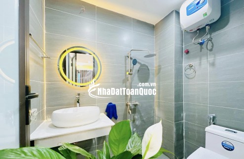 Tôi cho thuê nhà mới, hai cửa đi, Hoàng Văn Thái, 96m2x 5T vỉa hè 29 Tr